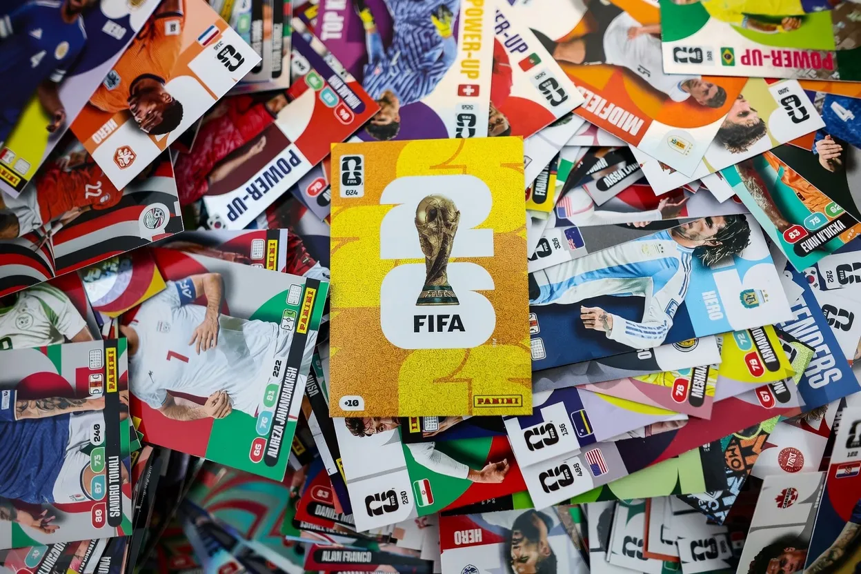 Diferentes versiones del álbum de Figuritas Mundial 2026 disponibles en Argentina